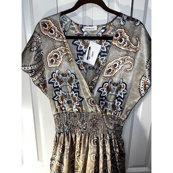 Bucketlist Spring Summer V Neck Paisley Dress--Women's Large--Ruched Waist - Picture 3 of 12